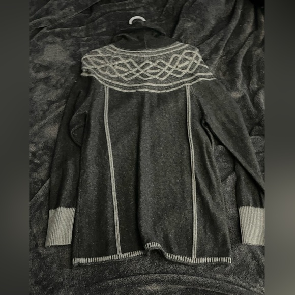 eddie bauer grey and white knit sweater - Picture 3 of 3